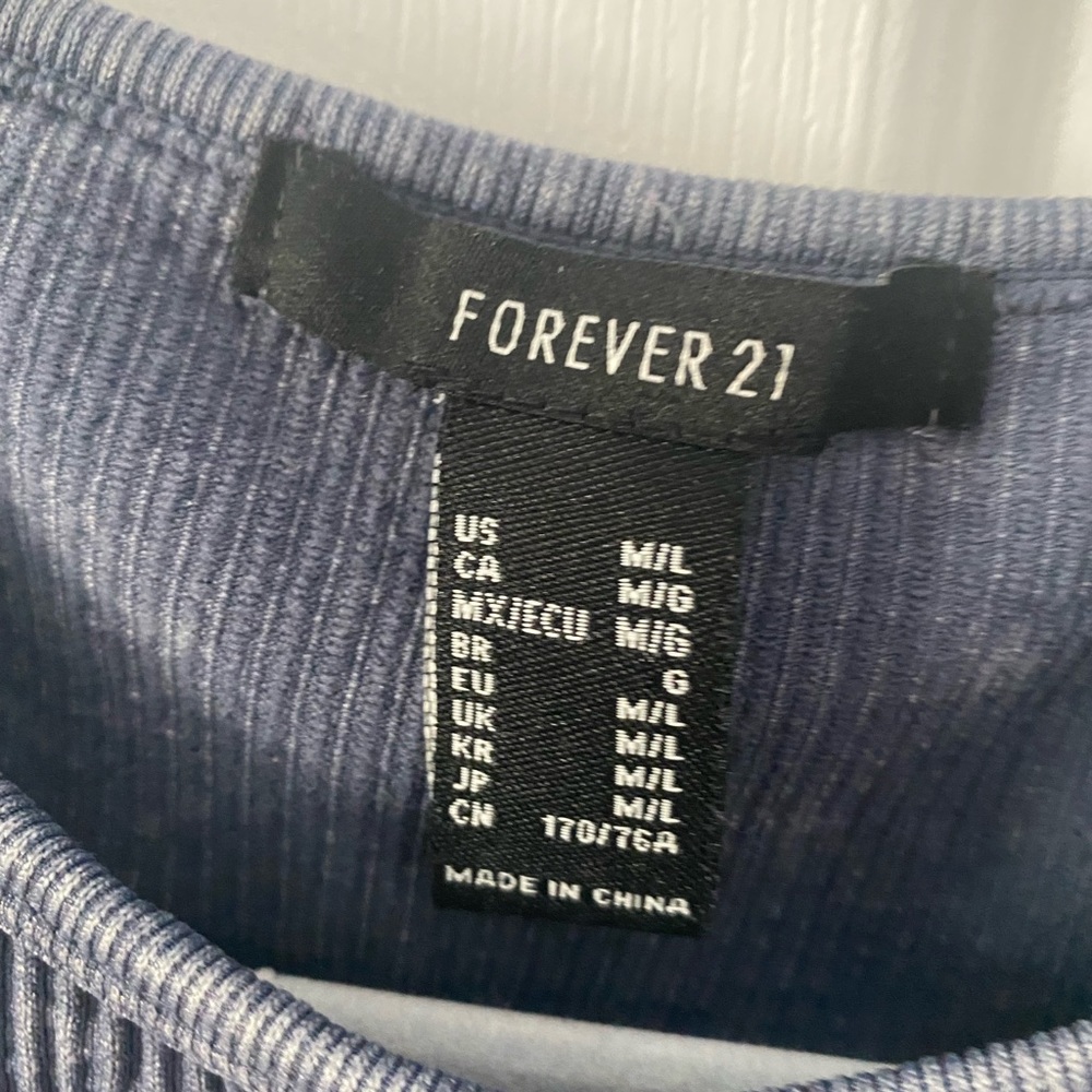 Size: M/L - Picture 3 of 3